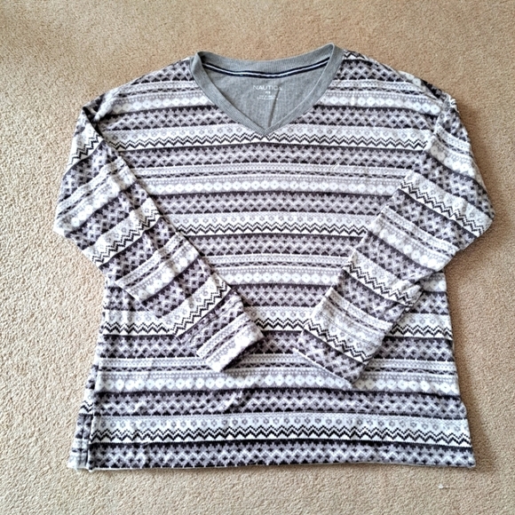 Nautica Pajama Set - 2  Piece Fleece Set Long Sleeved Soft Size Medium NWOT - Picture 3 of 13